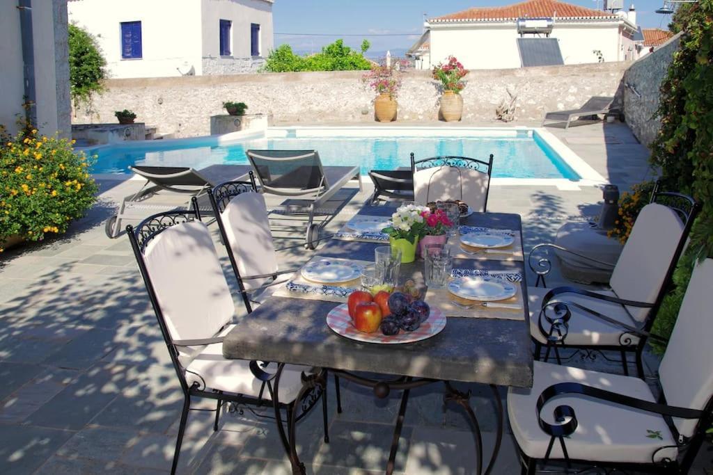 Villa 1853, Spetses Ground Floor Luaran gambar